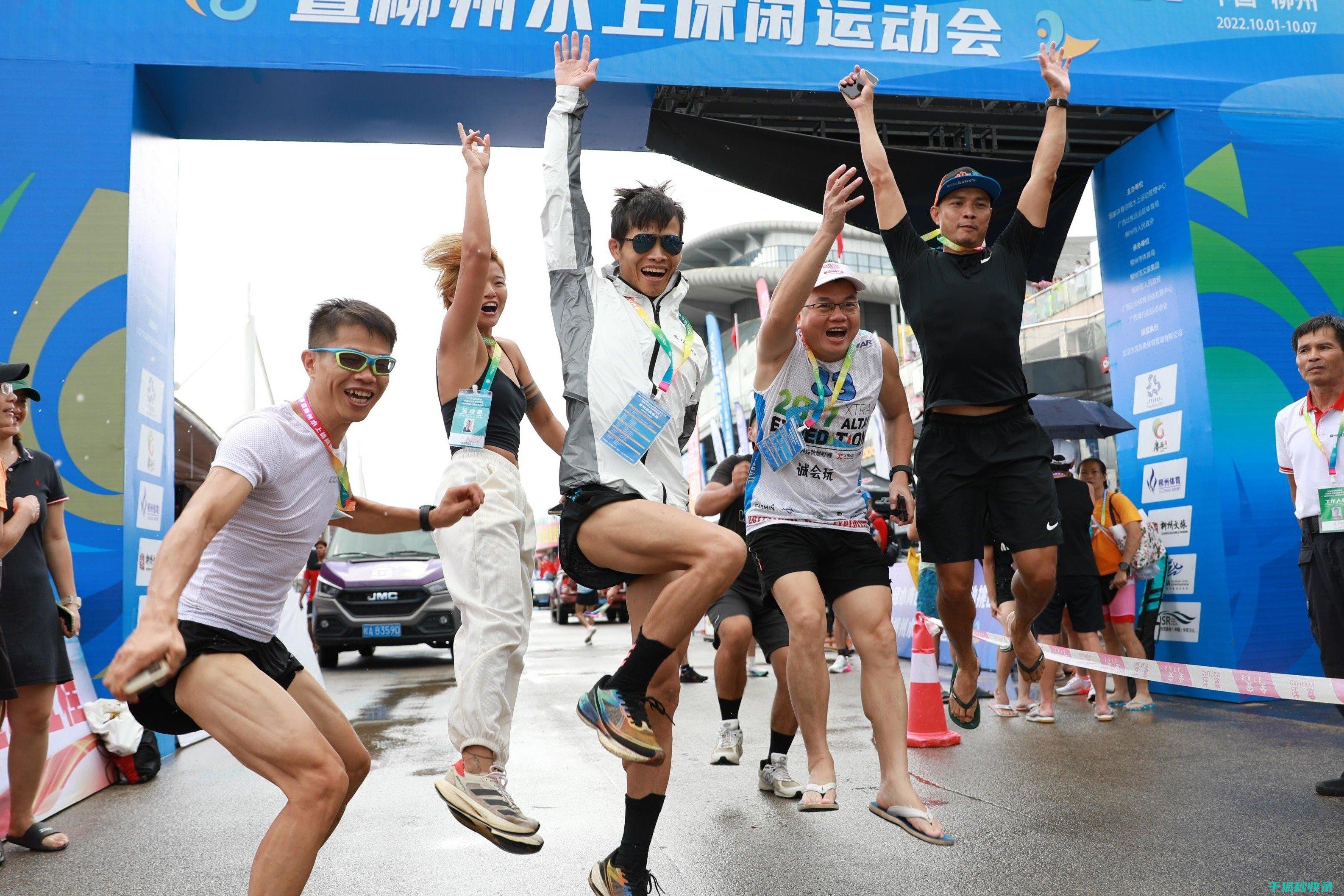 运动水壶清洁：如何避免清洁剂腐蚀外层涂层导致漏水、发霉、褪色、异味、变硬、生锈、耐用性、保温性能和密封性能下降 (运动水壶清洁视频)
